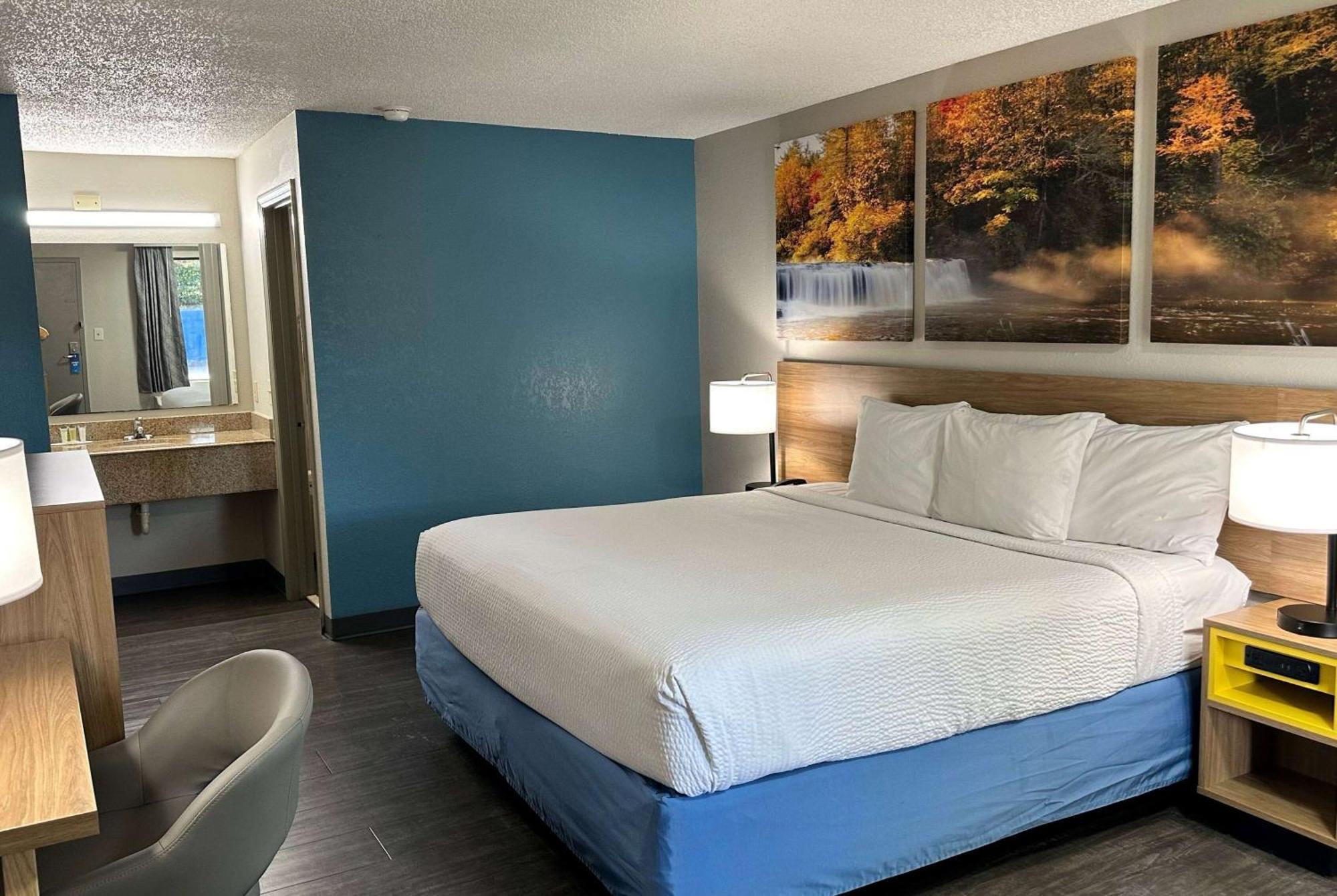 Days Inn By Wyndham Columbia Ne Fort Jackson Exterior foto